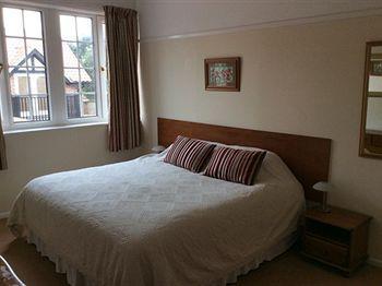 Burlington Berties 4*